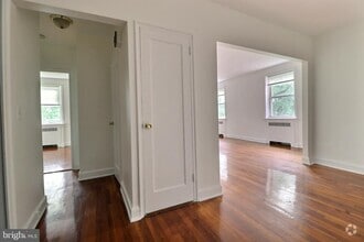 Building Photo - 455 W State St