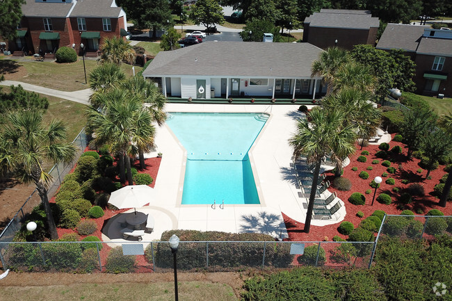 PISCINA - Lexington Place Apartments