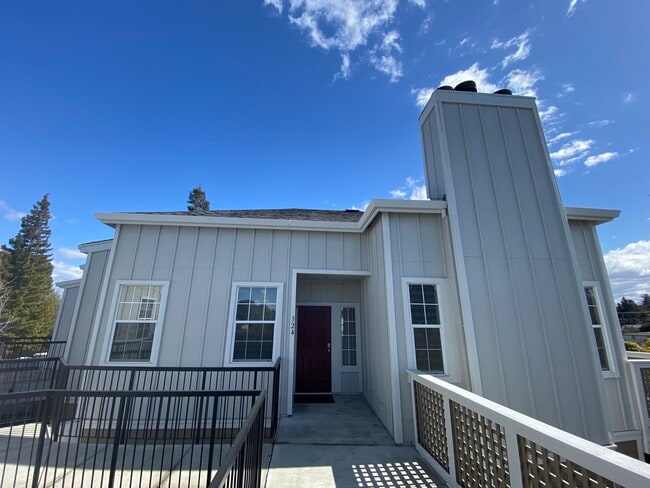 Building Photo - 250 Santa Fe Terrace