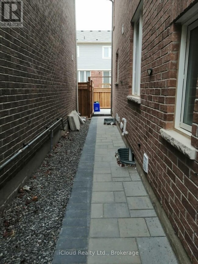 Photo du bâtiment - 1198 McEachern Ct