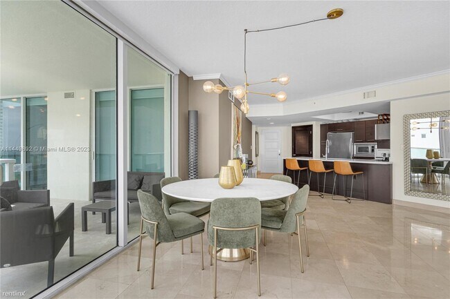 Foto del edificio - 3 br, 2 bath Condo - 150 Sunny Isles Blvd ...
