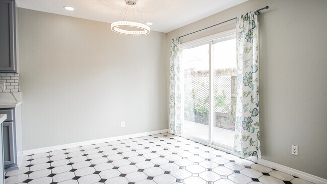 Building Photo - 10432 Caminito Rimini