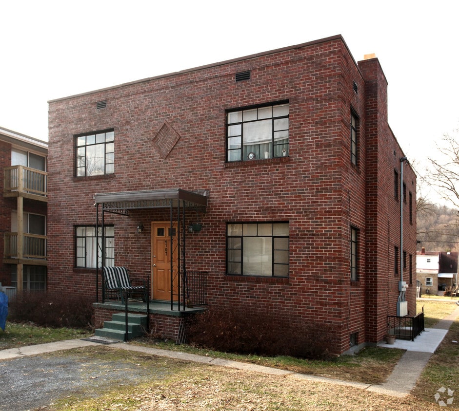 Primary Photo - 4707 Maccorkle Ave SE