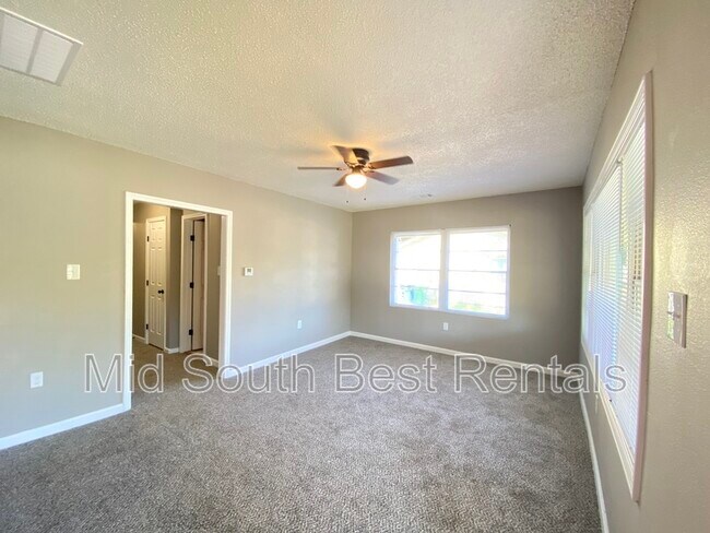 Foto del edificio - 16 Rhodes Ave