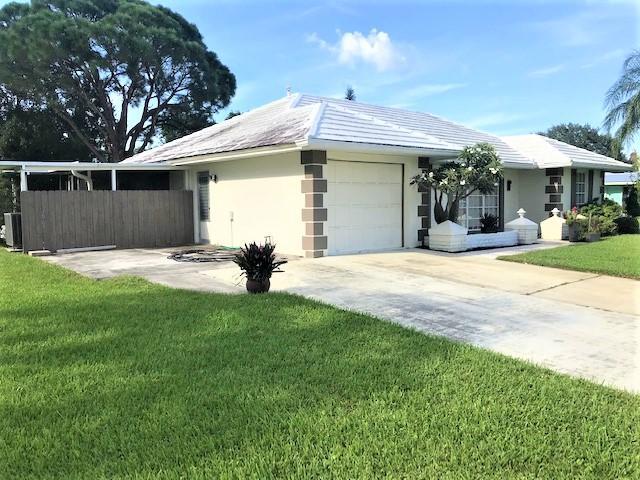 Foto del edificio - 1753 SE Adair Road  Port Saint Lucie Fl 34952