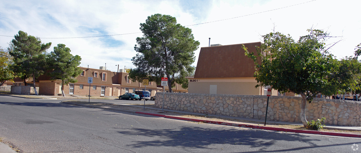 Building Photo - Gonzalez Apartments