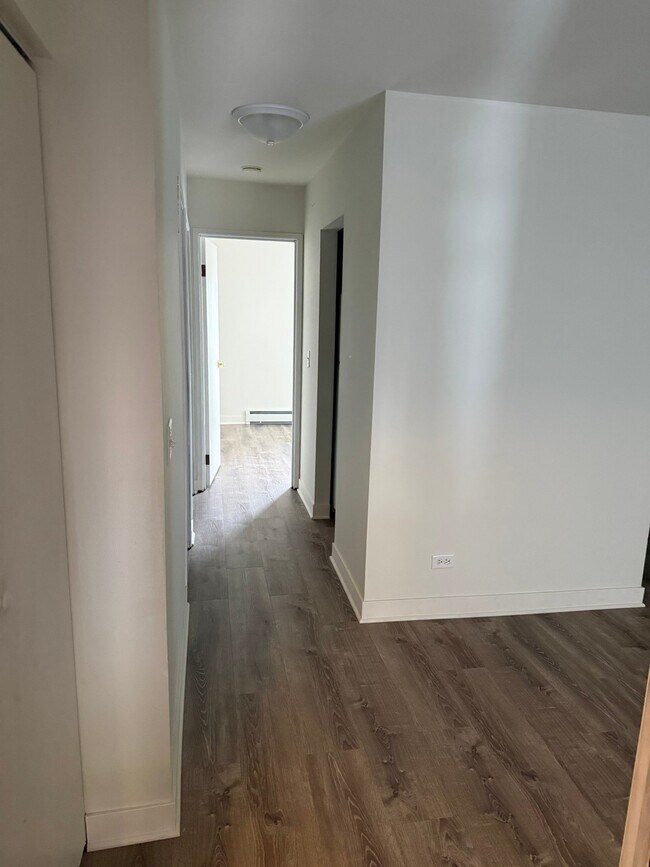 Foto del edificio - 327 Hawthorne Cir