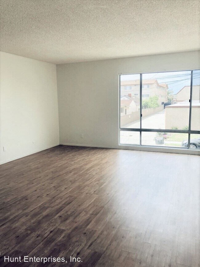 Foto del edificio - 13020 Doty Ave
