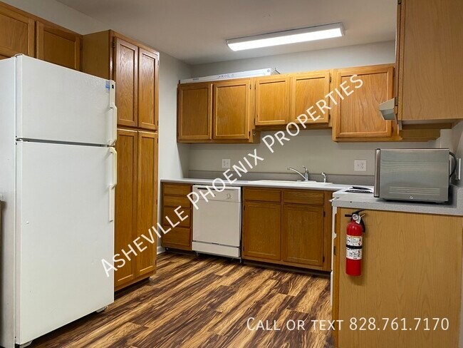 Foto del edificio - 456 Reems Creek Rd