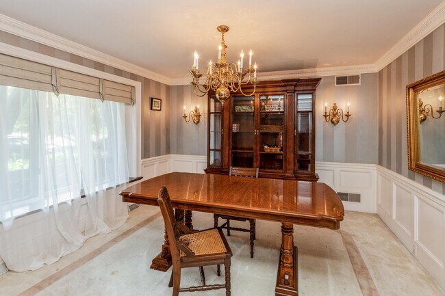 Foto del edificio - 121 Lamplighter Ln