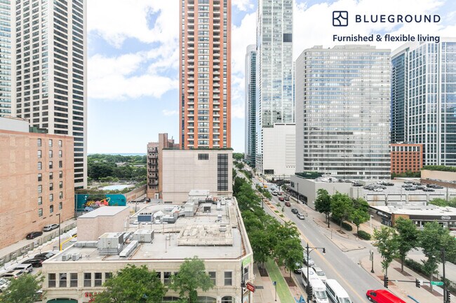 Building Photo - 30 E Roosevelt Rd