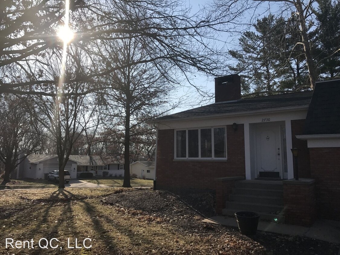 2 br, 2 bath House 2730 34th Street House Rental in Rock Island, IL