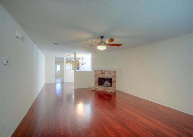 Foto del edificio - 1305 Red River Ln