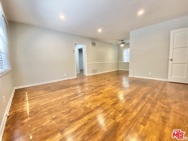 Foto del edificio - 6705 Franklin Ave