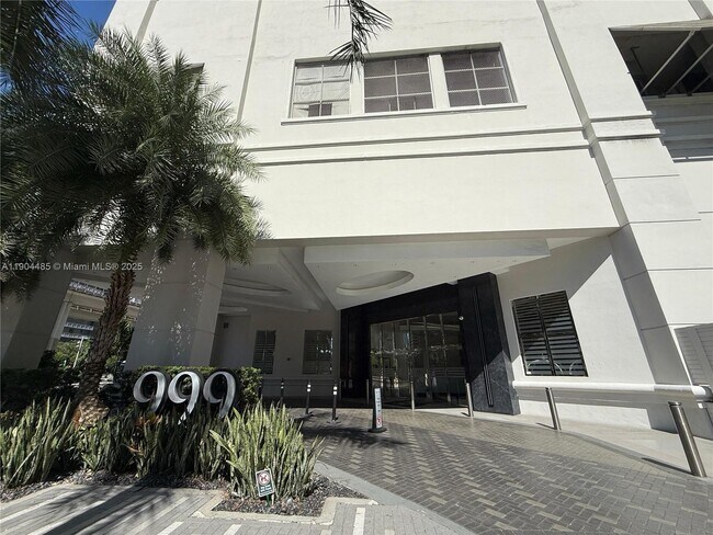 Foto del edificio - 999 SW 1st Ave
