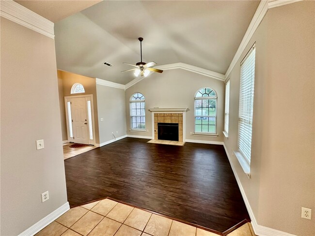 Building Photo - 2846 Eaglecrest Cir