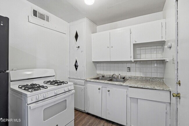 Foto del edificio - 3912 Kemp Ave