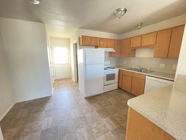 Building Photo - 4408 Abigail Dr