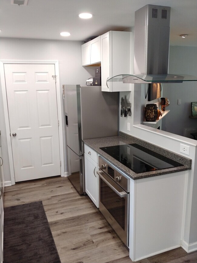 Building Photo - 5900 Wichita Dr