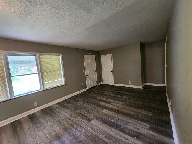 Foto del edificio - 3 Bedroom 2 Bath in East Columbus