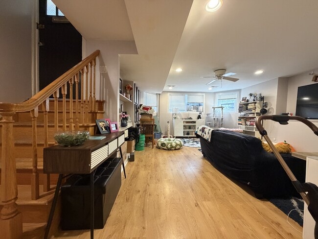 Photo - 3746 N Wayne Ave (Chicago, IL) Apartment