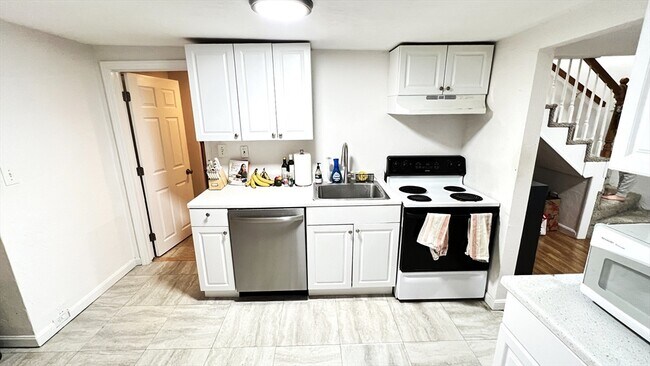 Building Photo - 50 Conant St