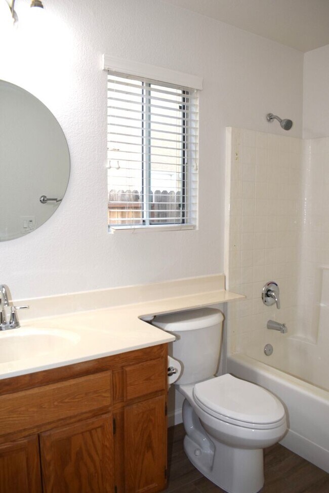 Foto del edificio - Resident Benefit Package Property