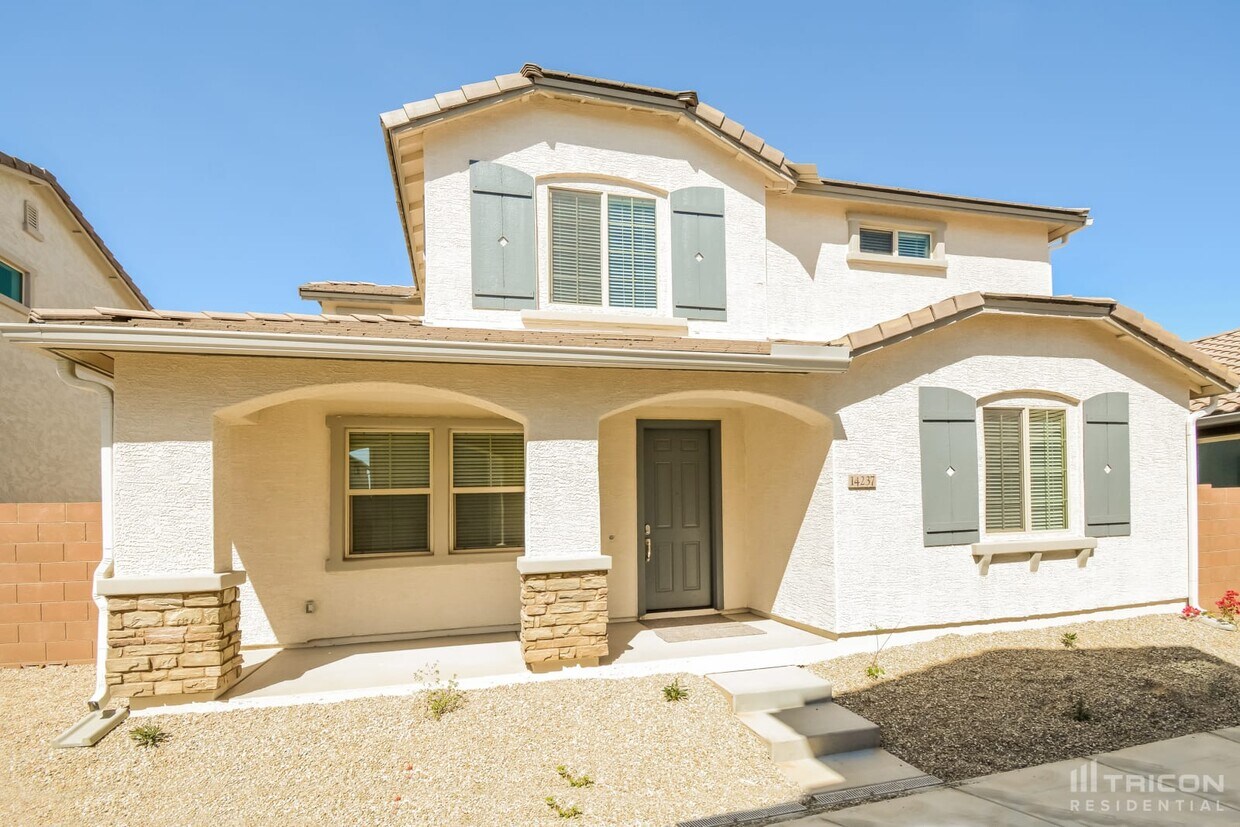 14237 W Hackamore Drive Surprise AZ Alquileres en Surprise, AZ
