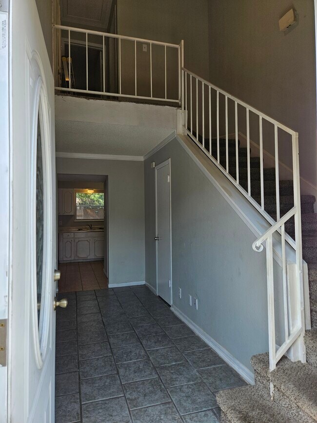 Building Photo - 6427 Wurzbach Rd
