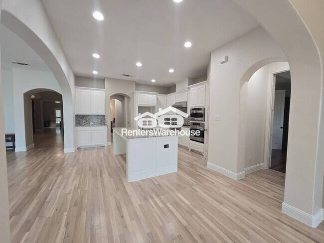 Foto del edificio - FOR RENT - MOVE IN READY in the highly sou...