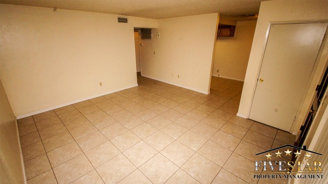 Building Photo - 4409 Parkwood Ct