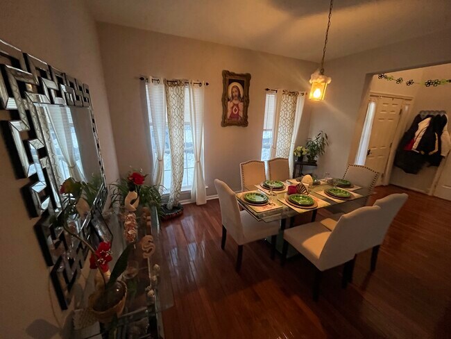 Foto del edificio - 82 Windingbrook Rd