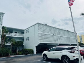 Building Photo - 4800 Ocean Beach Blvd