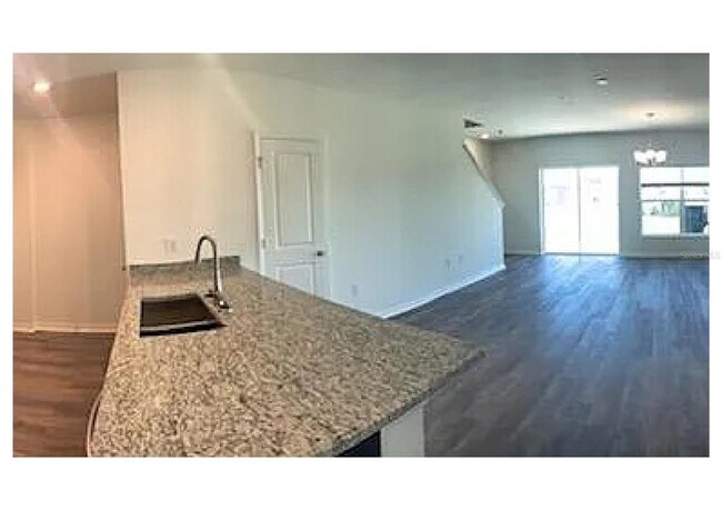 Foto del edificio - 2305 Carrabelle Wy