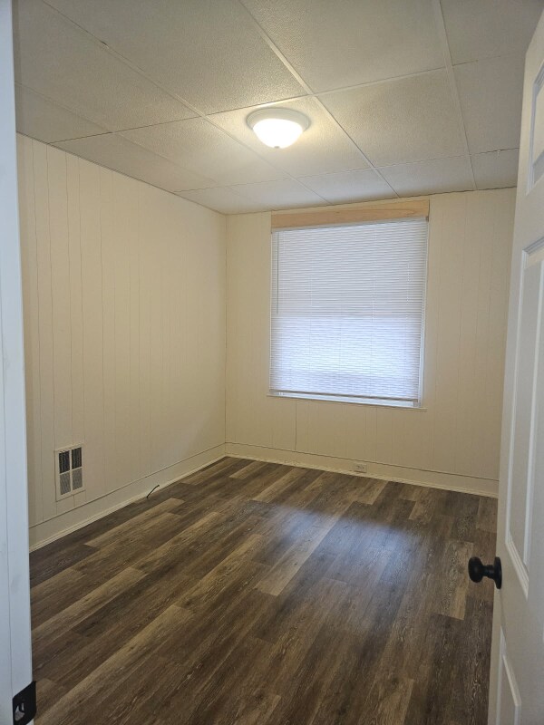 Foto del edificio - 1121 W Poplar St