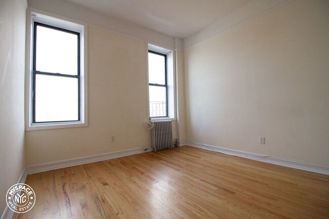 Foto del edificio - 236 E 23rd St