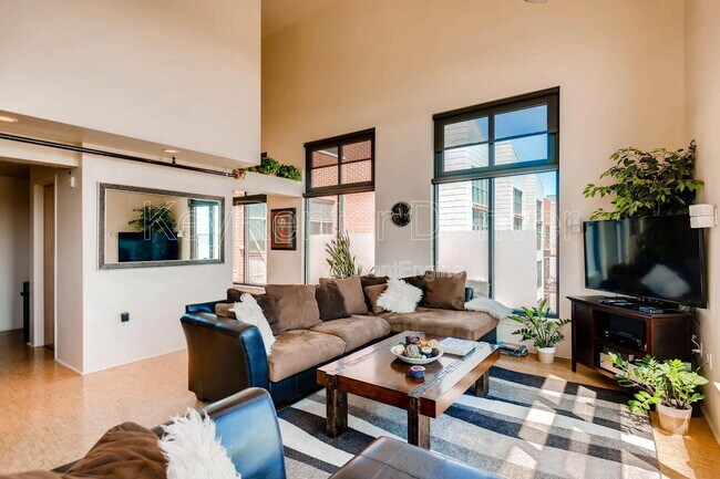 Foto del edificio - 3100 Huron St