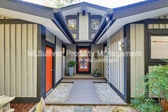 Building Photo - 500 Bayberry Dr