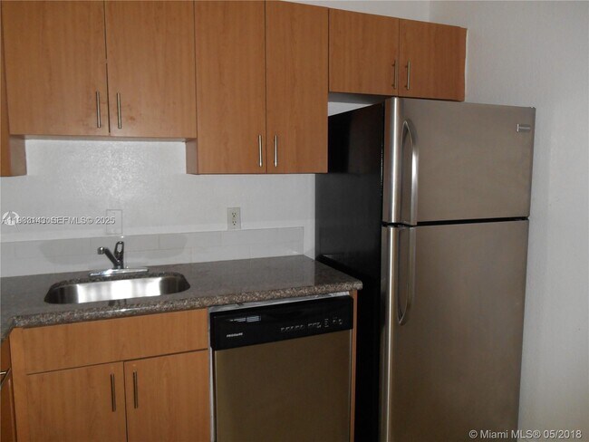 Building Photo - 5122 NW 79th Ave