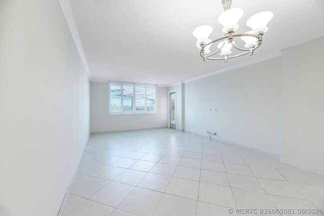 Foto del edificio - 3800 N Hills Dr