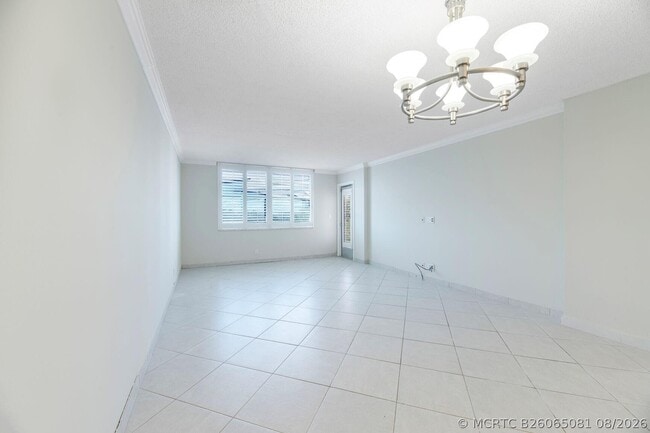 Building Photo - 3800 N Hills Dr