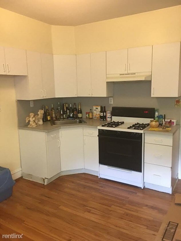 Foto principal - 8002 Cowles Ct