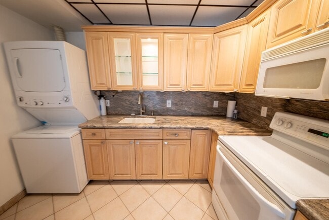 Building Photo - 5814 Newkirk Ave