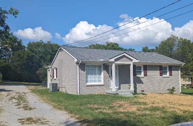Building Photo - 229 Maplewood Trce