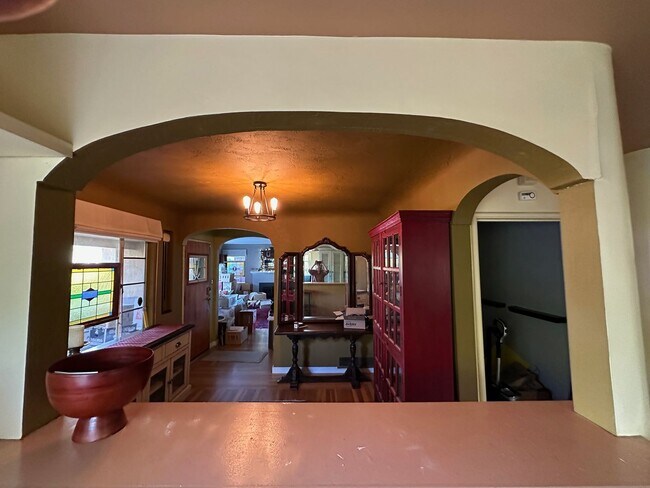 Building Photo - 3 Bedroom in Seabright! Walk to the beach!