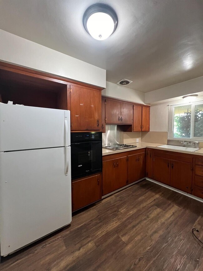 Foto del edificio - 2410 N Angus St