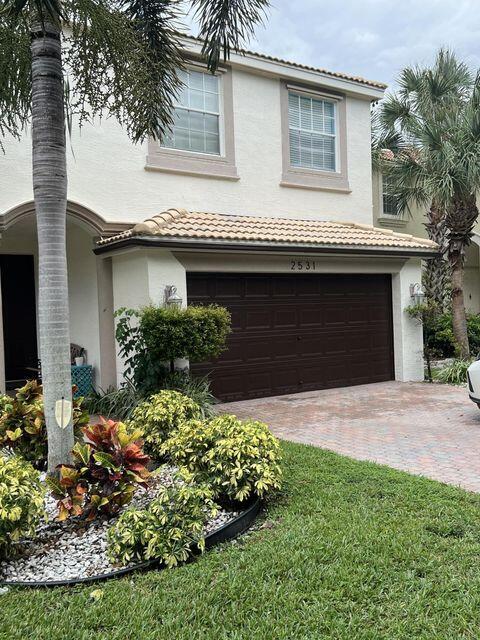 Foto principal - 2531 Sawyer Terrace