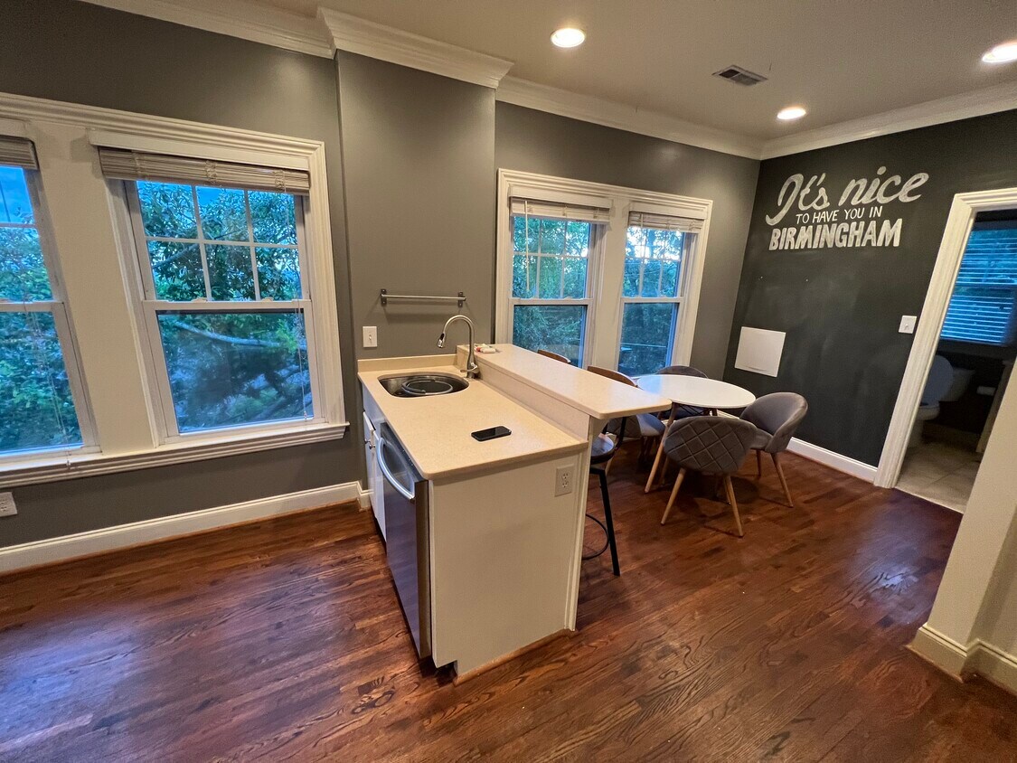 Foto principal - 1500 33rd St S