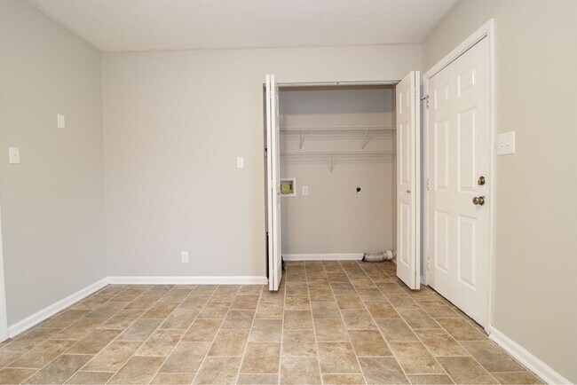 Foto del edificio - 632 Artic Ave