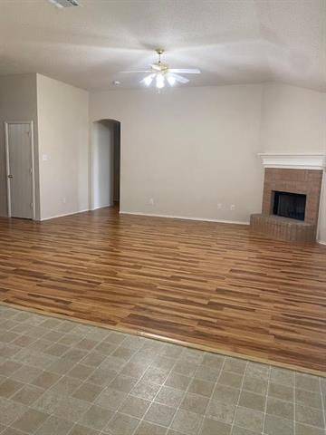 Building Photo - 923 Glory Dr